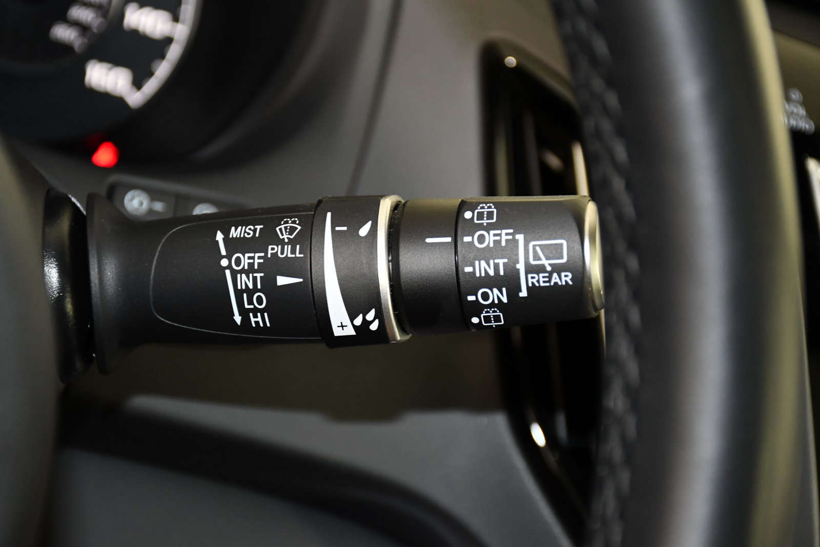 Used 2025 Acura RDX SH-AWD image 23