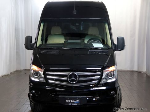 Used 2018 Mercedes-Benz Sprinter 3500 image 6