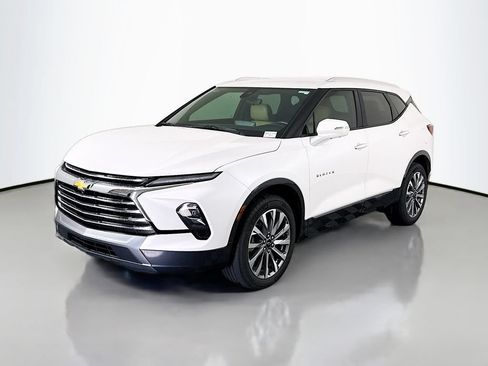 Used 2023 Chevrolet Blazer Premier w/ Driver Confidence II Package FWD image 3