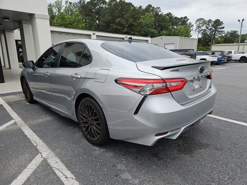 Used 2019 Toyota Camry SE FWD image 10