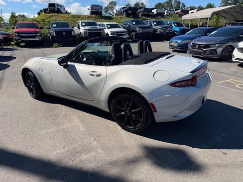 Used 2016 MAZDA MX-5 Miata Club RWD image 7