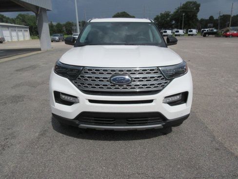 Used 2022 Ford Explorer Limited w/ Equipment Group 301A image 8
