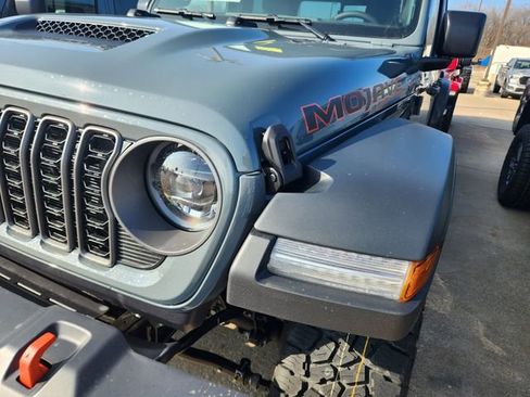 New 2026 Jeep Gladiator Mojave image 3