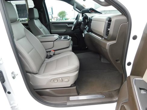 Used 2023 GMC Sierra 1500 SLT AWD/4WD image 23