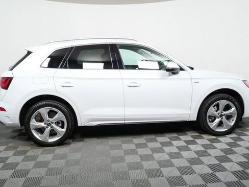 Used 2025 Audi Q5 2.0T Premium Plus w/ Premium Plus Package image 2