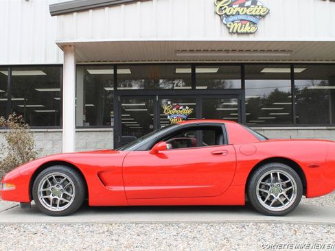 Used 1999 Chevrolet Corvette Coupe image 4