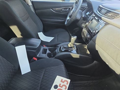 Used 2020 Nissan Rogue S image 13