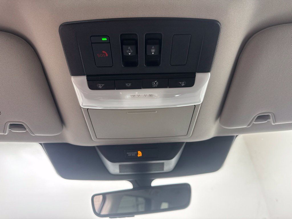 Used 2025 Nissan Pathfinder Platinum FWD image 25