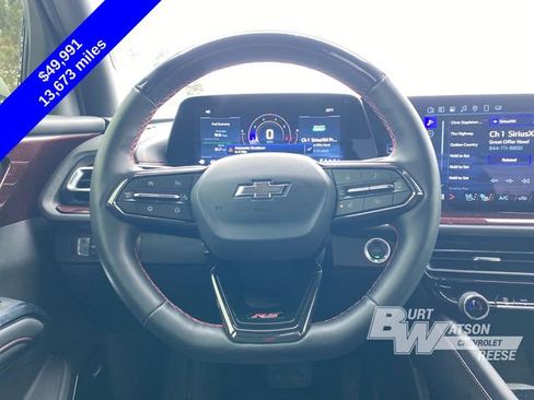 Used 2025 Chevrolet Traverse RS image 19