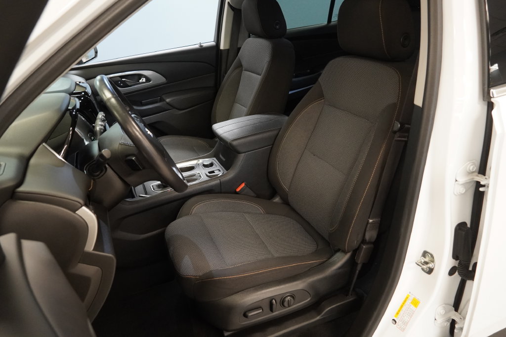 Used 2020 Chevrolet Traverse LT AWD/4WD image 3
