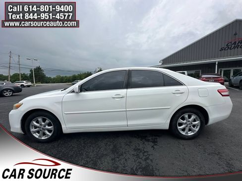 Used 2011 Toyota Camry LE w/ LE Extra-Value Pkg FWD image 3