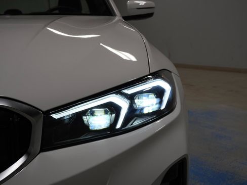 Used 2023 BMW 330i xDrive Sedan w/ Premium Package AWD/4WD image 31