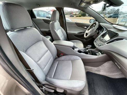 Used 2022 Chevrolet Malibu LT image 27