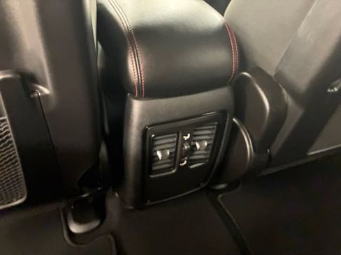 Used 2025 Dodge Durango GT AWD/4WD image 19
