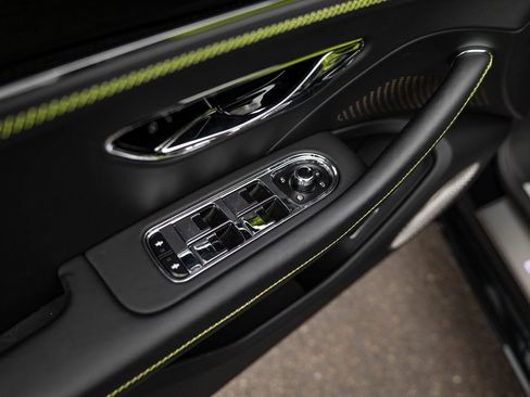 Used 2024 Bentley Flying Spur S V8 image 15