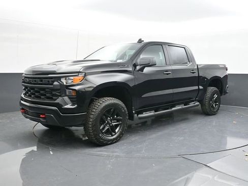 New 2026 Chevrolet Silverado 1500 Custom Trail Boss w/ LPO, Dark Essentials Package image 4