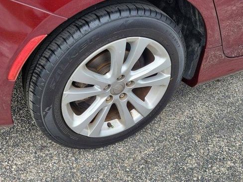 Used 2017 Chrysler 200 Limited Platinum image 5