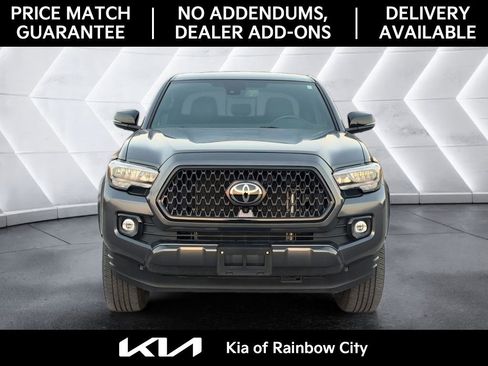 Used 2021 Toyota Tacoma Limited image 2