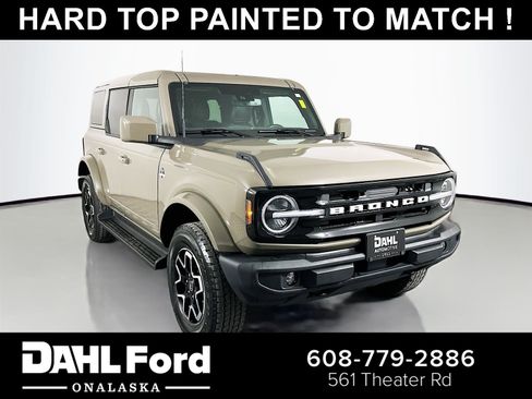 Used 2025 Ford Bronco Outer Banks image 1