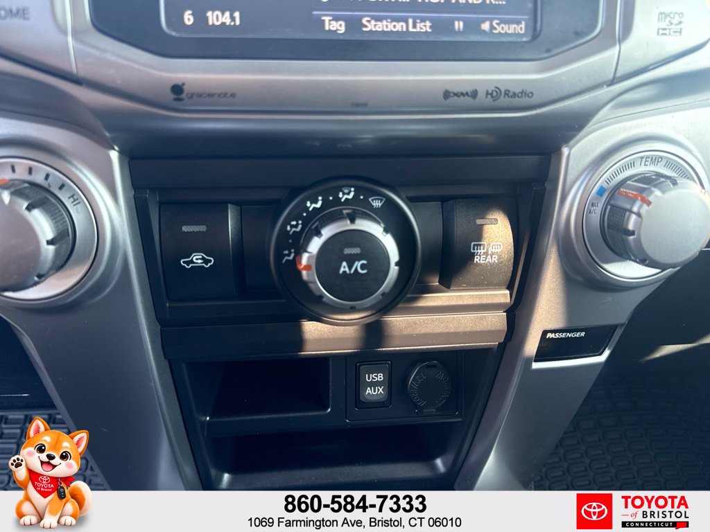 Used 2017 Toyota 4Runner SR5 AWD/4WD image 26