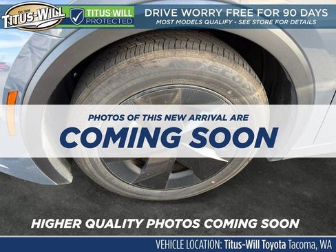 Used 2025 Toyota Prius LE FWD image 5