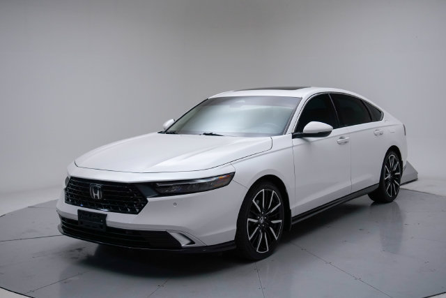 Certified 2023 Honda Accord Touring image 3
