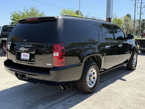 Used 2008 Chevrolet Suburban LTZ w/ LTZ Preferred Equipment Group image 5