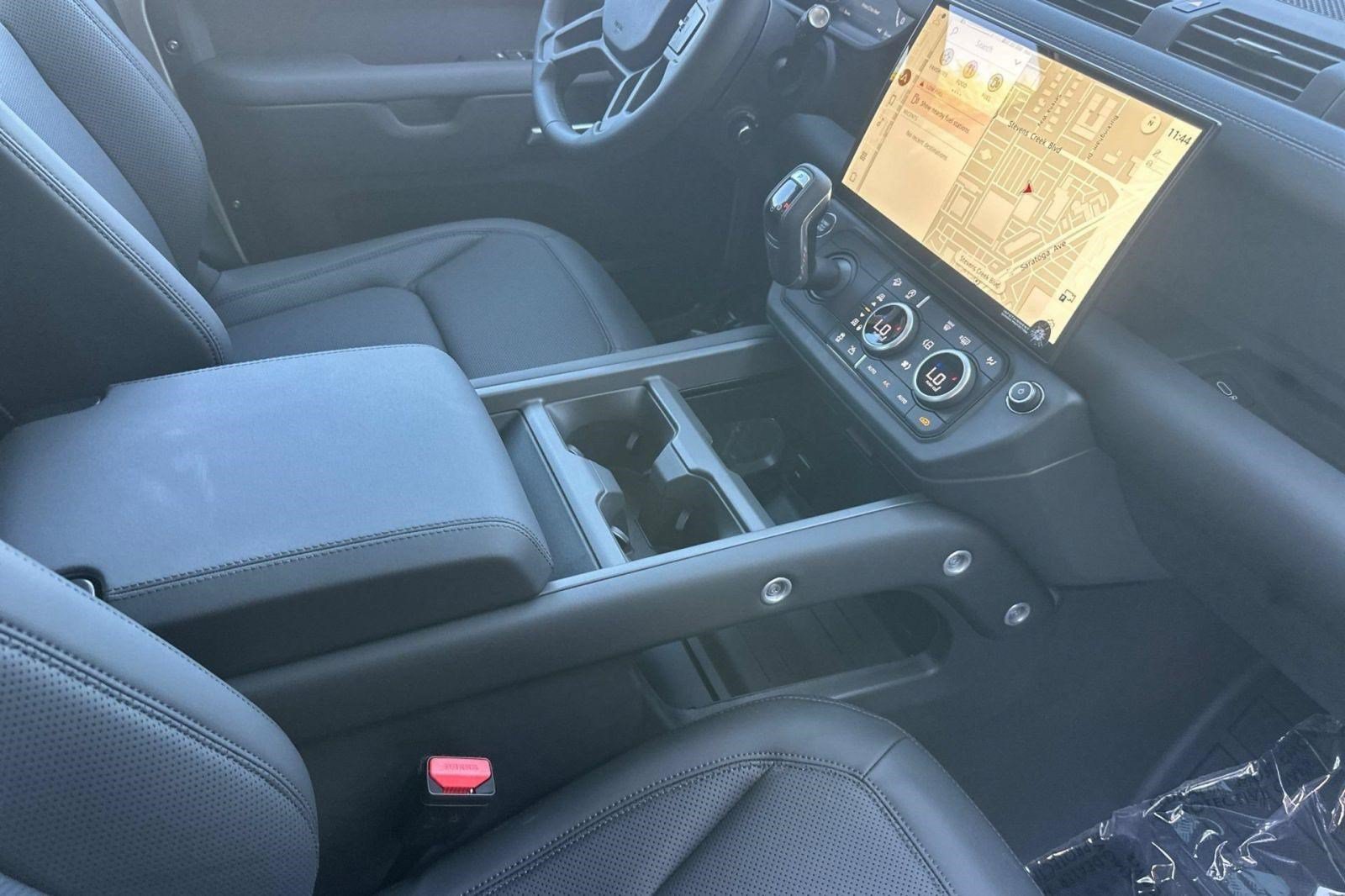New 2026 Land Rover Defender 110 S AWD/4WD image 16