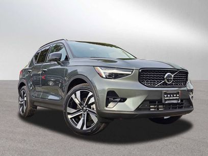 New 2026 Volvo XC40 B5 Plus w/ Climate Package
