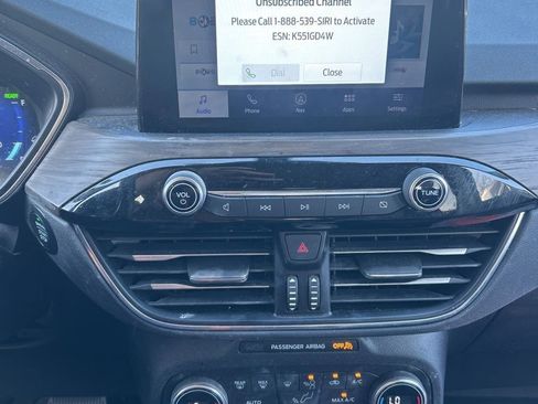 Used 2020 Ford Escape Titanium w/ Titanium Premium Package 2.0 image 11