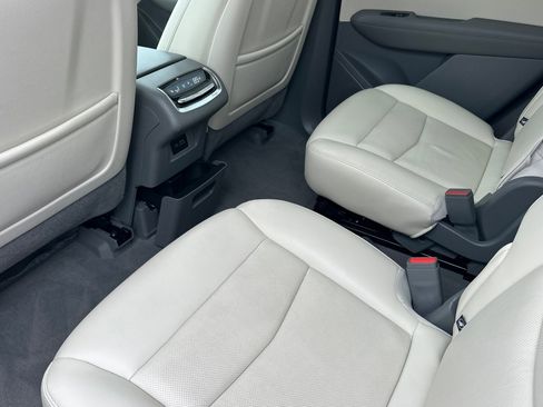 Certified 2025 Cadillac XT6 Premium Luxury image 12