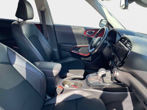 Used 2023 Kia Soul GT-Line FWD image 9