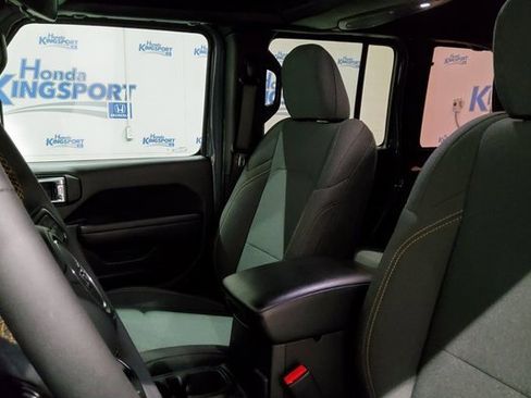Used 2024 Jeep Wrangler Willys image 17