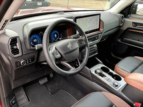 Certified 2025 Ford Bronco Sport Outer Banks w/ Outer Banks Tech Package+ image 18