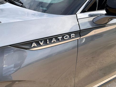 Used 2024 Lincoln Aviator Reserve AWD/4WD image 21