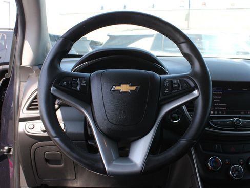 Used 2022 Chevrolet Trax LT w/ Driver Confidence Package AWD/4WD image 10