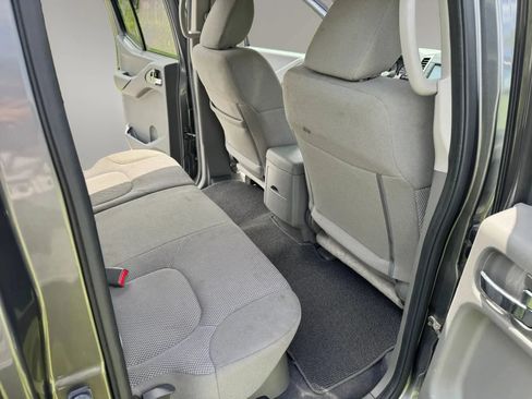 Used 2019 Nissan Frontier SV RWD image 9