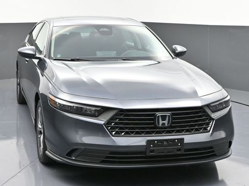 Used 2023 Honda Accord EX image 2