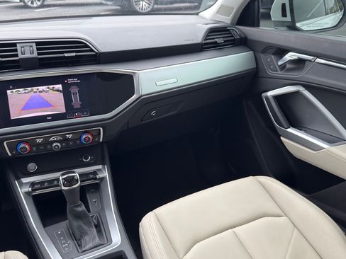 Used 2019 Audi Q3 2.0T Premium w/ Convenience Package AWD/4WD image 21
