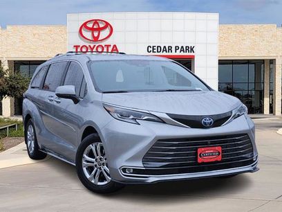 Certified 2022 Toyota Sienna Platinum