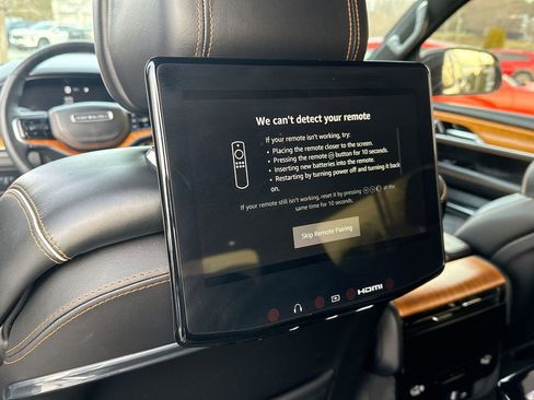 Used 2022 Jeep Grand Wagoneer Series III w/ Rear Seat Video Group 1 image 16