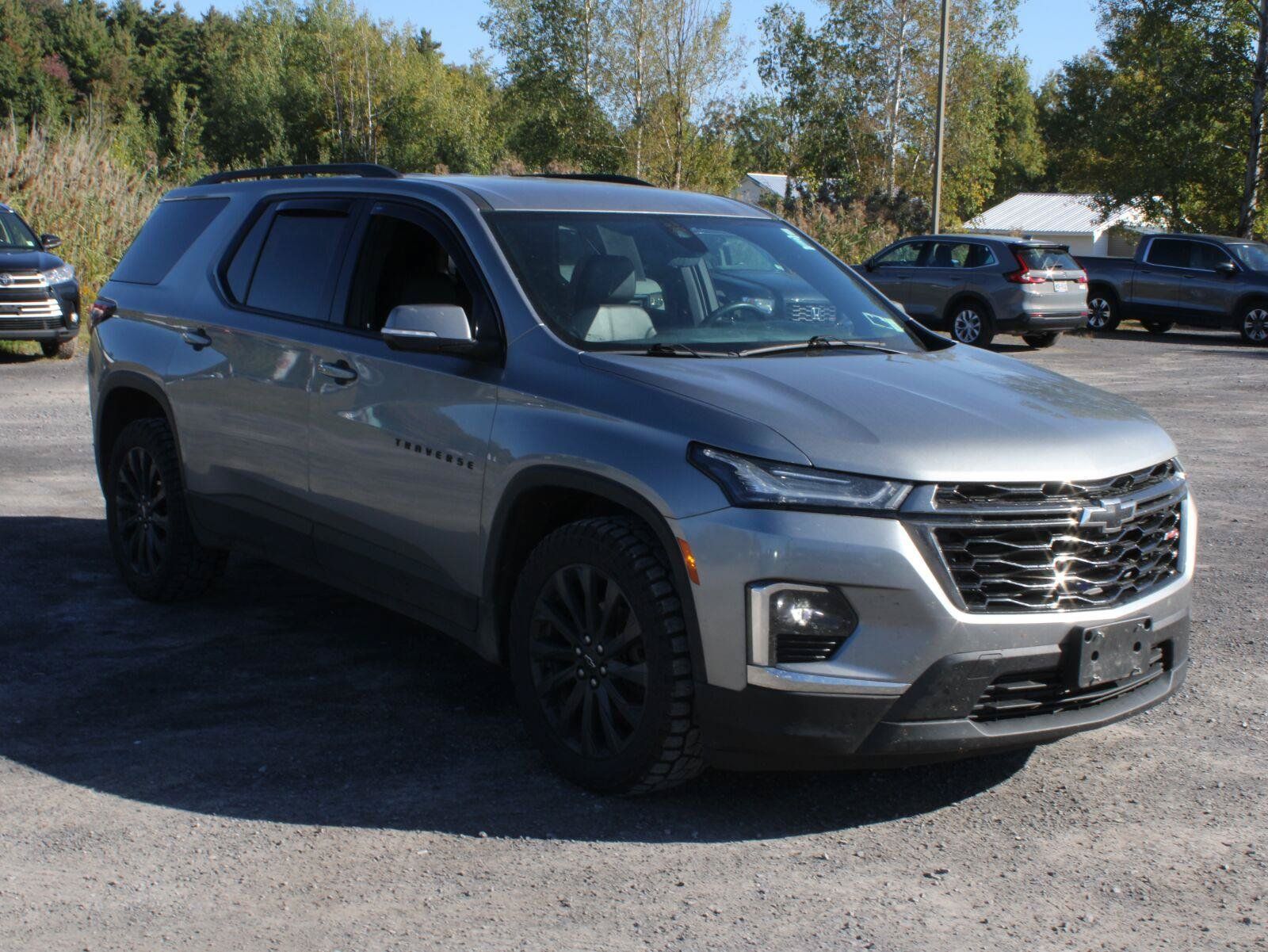 Used 2023 Chevrolet Traverse RS AWD/4WD image 3