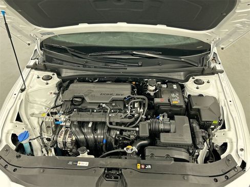 Used 2025 Hyundai Elantra Sport image 23
