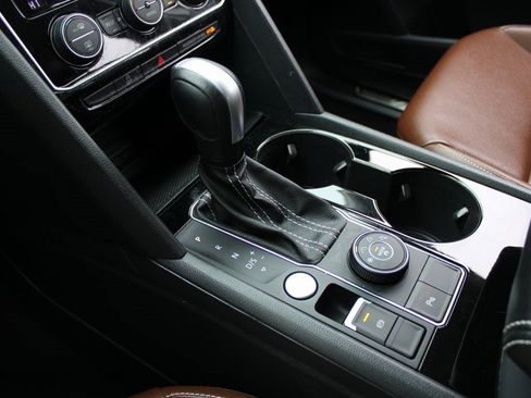 Certified 2022 Volkswagen Atlas SE image 18