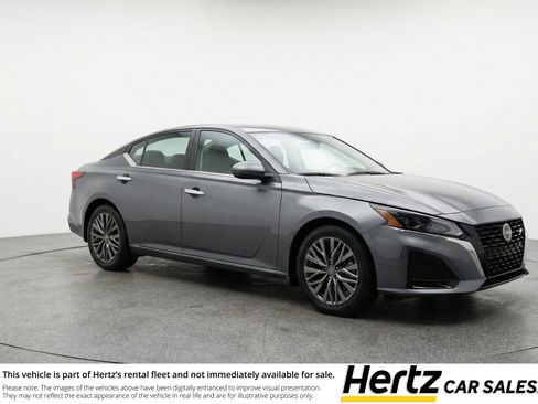 Used 2025 Nissan Altima 2.5 SV FWD image 1