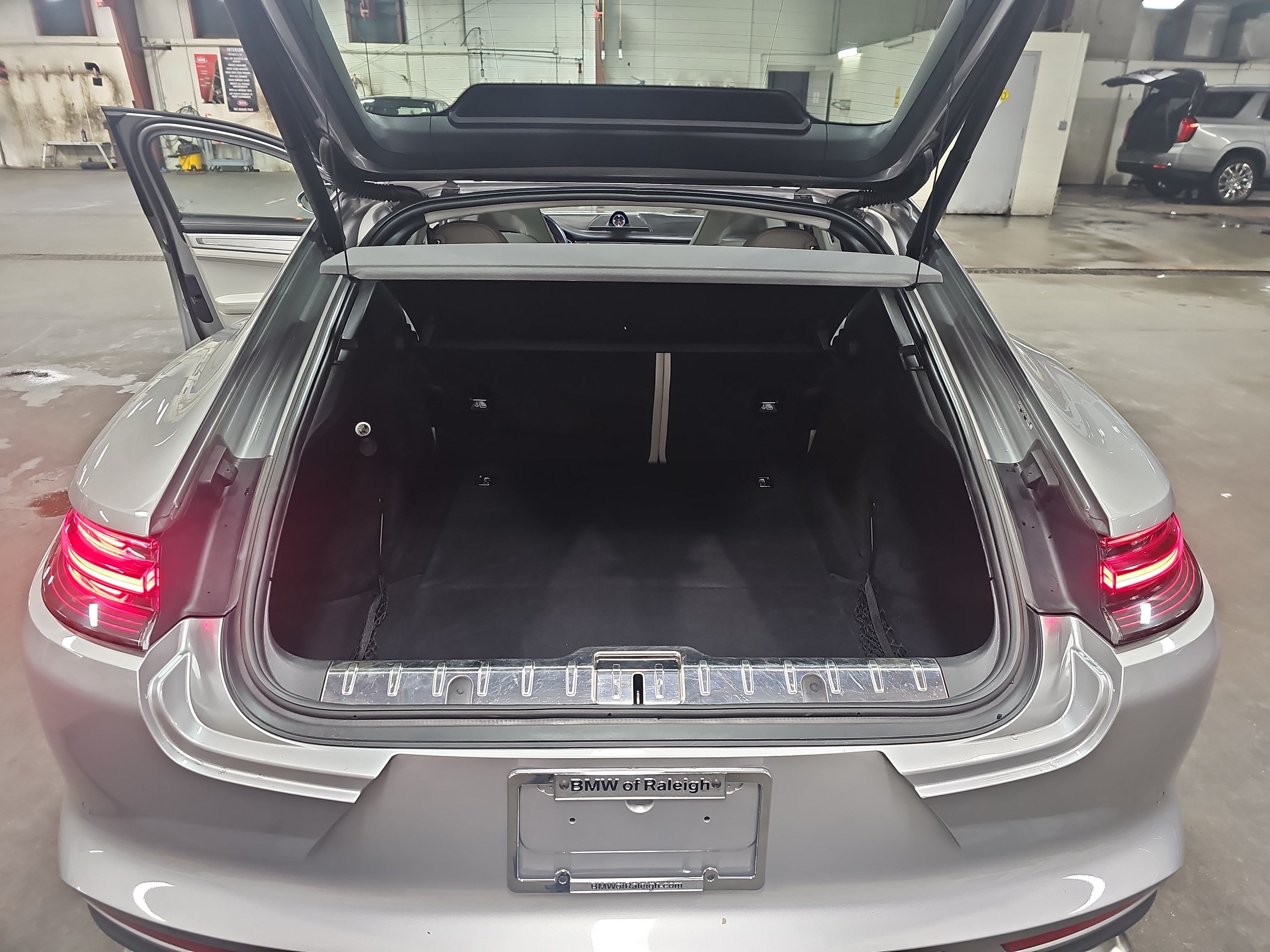 Used 2018 Porsche Panamera 4 AWD/4WD image 13