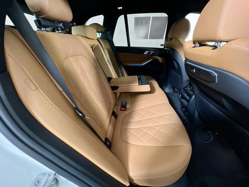 Used 2024 BMW X5 xDrive40i w/ Premium Package image 28