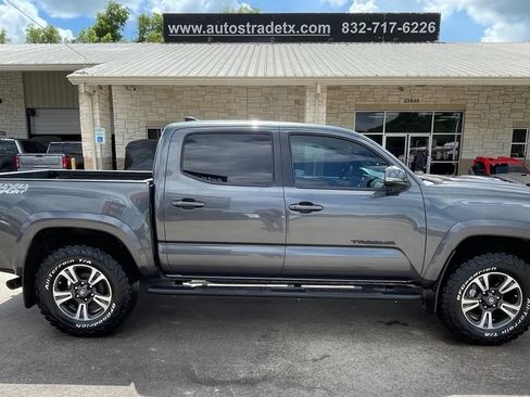 Used 2019 Toyota Tacoma TRD Sport w/ Technology Package AWD/4WD image 7