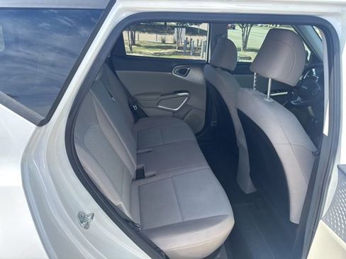 Used 2022 Kia Soul LX w/ Technology Package FWD image 18