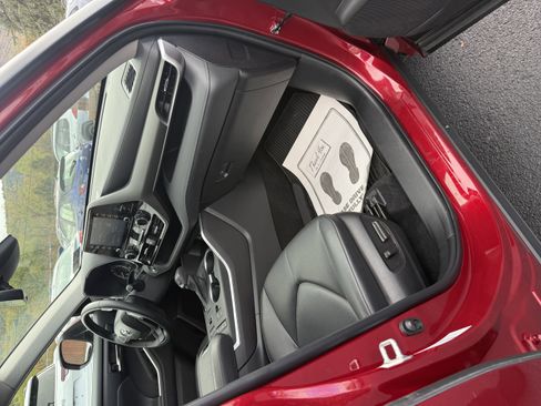 Used 2022 Toyota Highlander XLE image 1